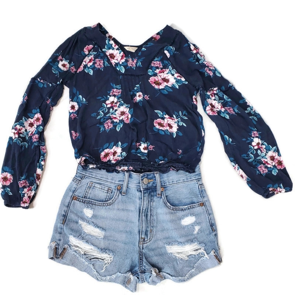 Aeropostale Mom Shorts and Aeropostale Boho Top Bundle Shorts 0 Top XS